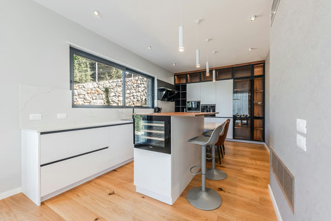 Fully-equipped kitchen (Ground floor)