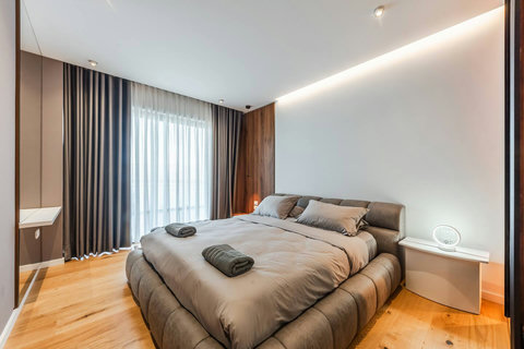 Bedroom 3 with a king bed (First floor)