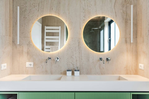 Bathroom 2 (Ensuite to bedroom 2)