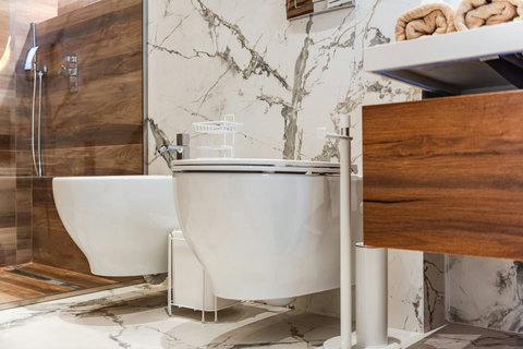 Bathroom 1 (Ensuite to bedroom 1)