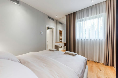 Bedroom 1 with a king bed (Ground floor)