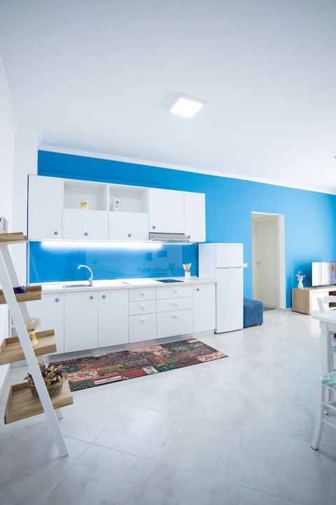 Fully-equipped kitchen