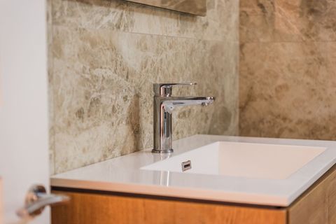 Bathroom 1 Details (Ground Floor)