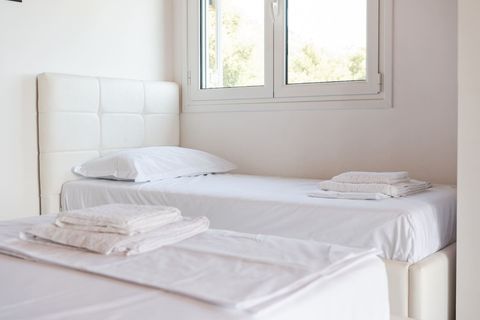 Bedroom 3 Details - Double Room (2 single Beds | First Floor)