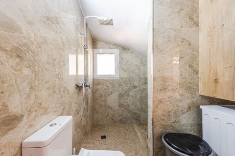 Bathroom 1 (Ground Floor)