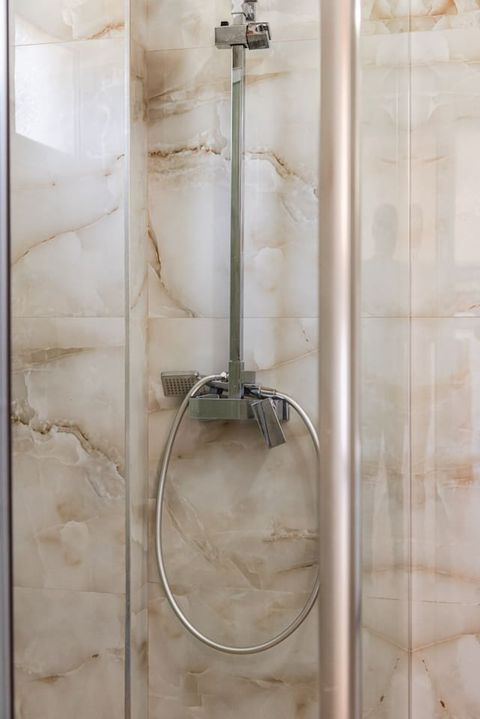 Bathroom 2 (First Floor)