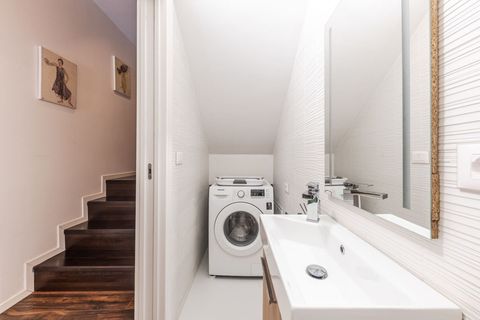 Bathroom 1 (Ground floor)