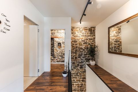 Hallway (First floor)