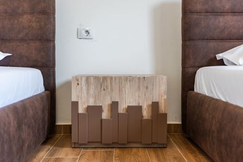 Bedroom 2 Details - Double Room (2 Single Beds)