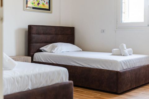 Bedroom 2 - Double Room (2 Single Beds)