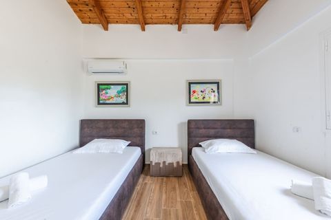 Bedroom 2 - Double Room (2 Single Beds)