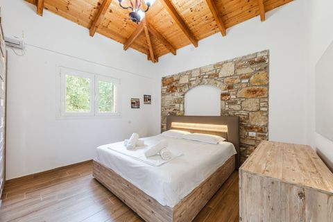 Bedroom 1 - Double Room (King Size)