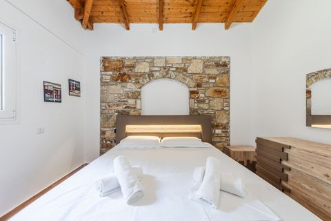 Bedroom 1 - Double Room (King Size)