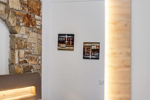 Bedroom 1 Details - Double Room (King Size)