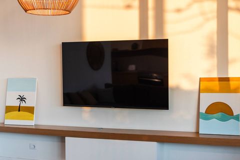 Living Room 1 Details