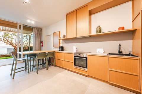 Fully Equipped Kithchen & Dining Area