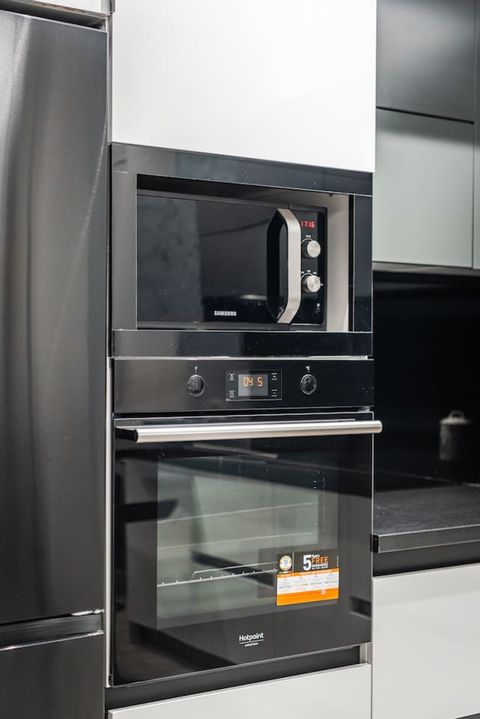 Fully-equipped kitchen details