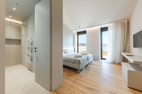 Bedroom 3 with 2 single beds