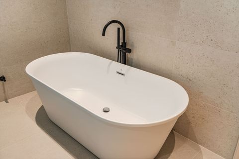 Bathroom 1 details (Ensuite to bedroom 1 | First floor)