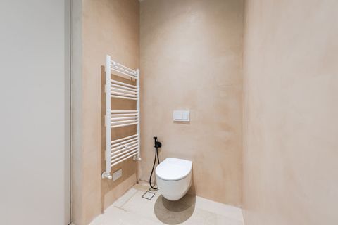 Half bathroom details (Ground floor)