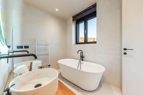 Bathroom 1 details (Ensuite to bedroom 1 | First floor)