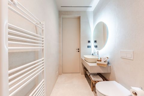 Bathroom 3 (Ensuite to bedroom 3 | First floor)