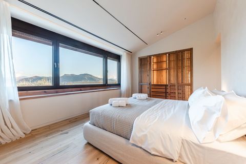 Bedroom 1 with 1 double bed