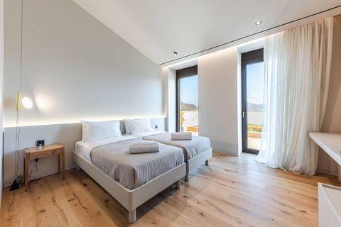 Bedroom 3 with 2 single beds