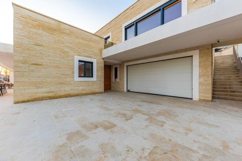 Exterior - building details