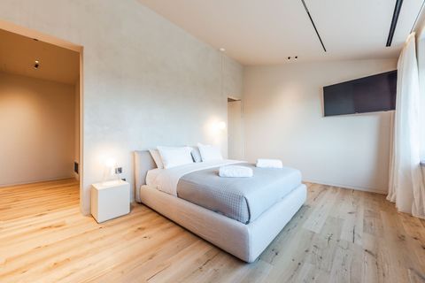 Bedroom 1 with 1 double bed