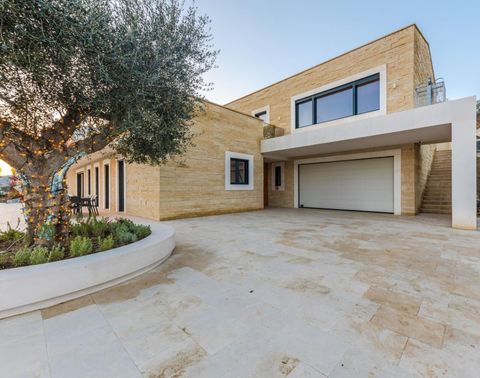 Exterior - building details