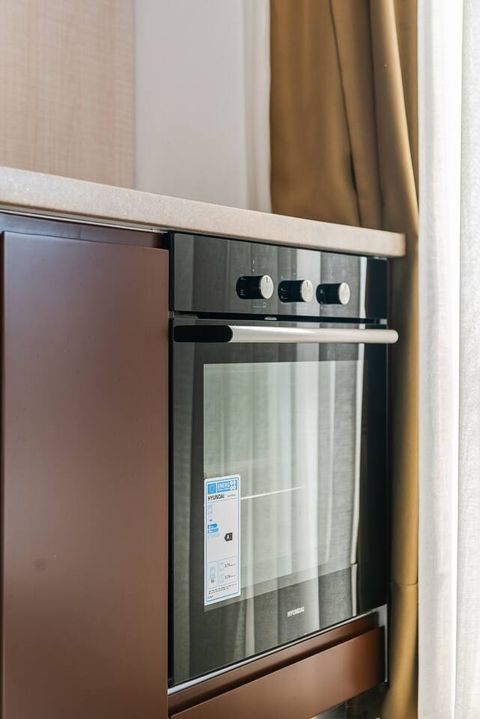 Fully-equipped kitchen details