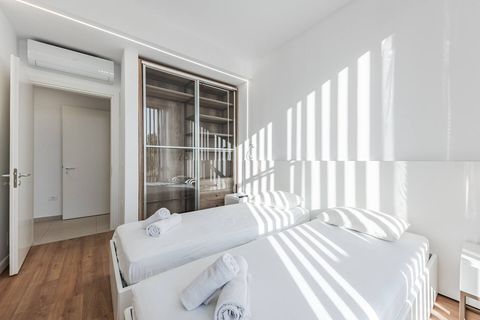 Bedroom 2 with 2 single beds