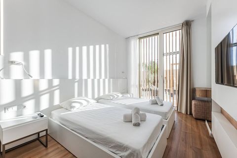 Bedroom 2 with 2 single beds