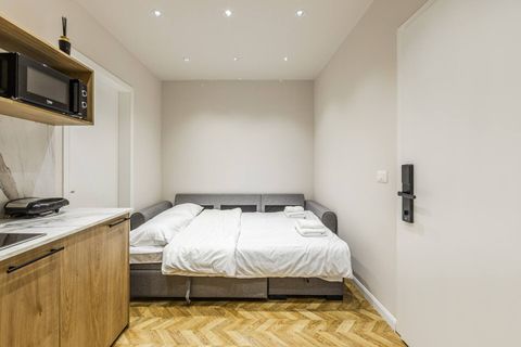 Living room and fully-equipped kitchen