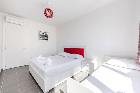 Bedroom with one double bed and a single bed