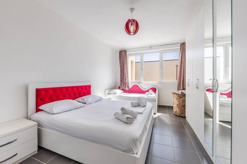 Bedroom with one double bed and a single bed