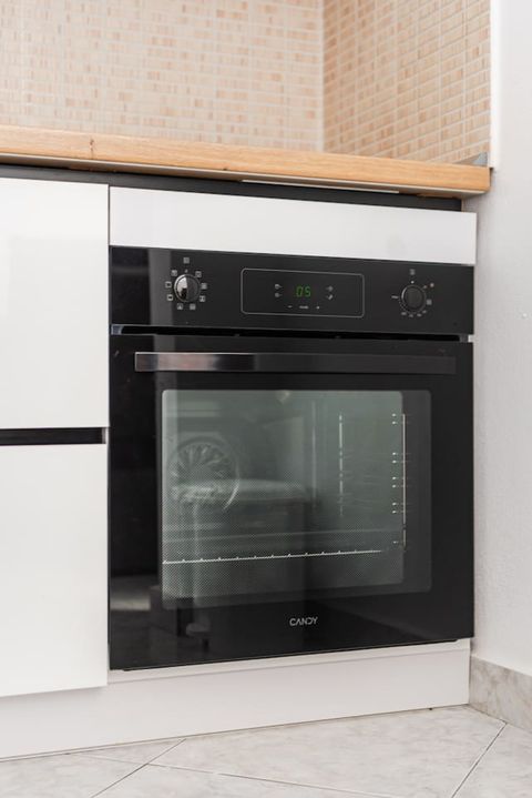 Fully-equipped kitchen details