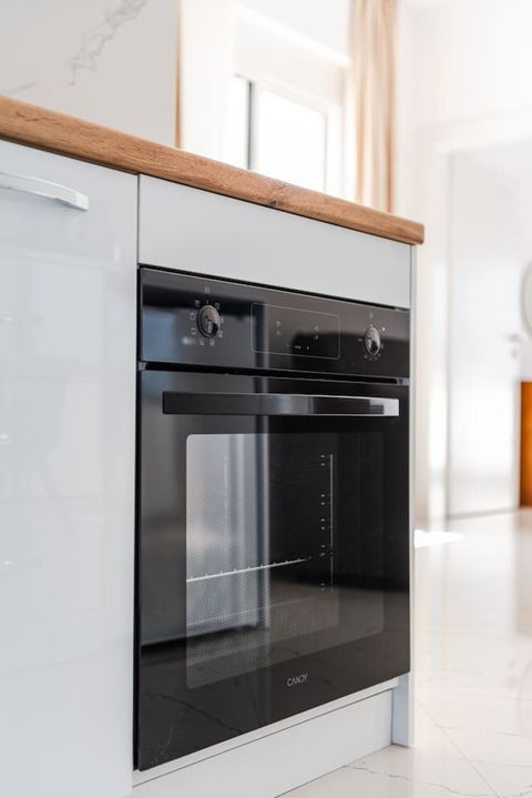 Fully-equipped kitchen details