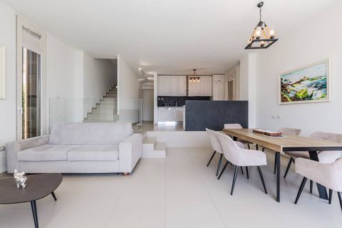 Fully-equipped kitchen and dining area