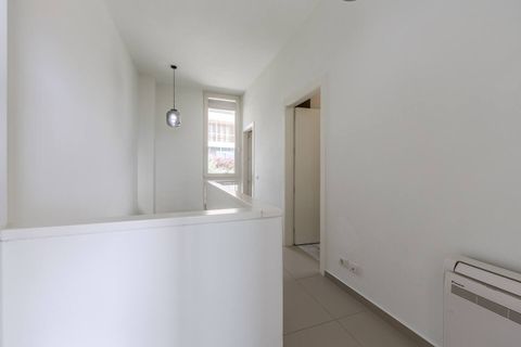 Hallway (first floor)