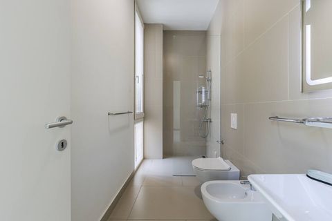Bathroom 1 (ground floor)