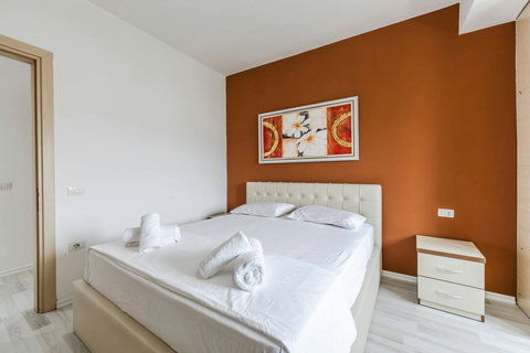 Bedroom with a double bed