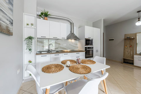 Fully-equipped kitchen