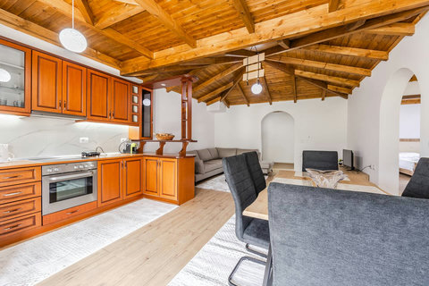 Dining area and fully-equipped kitchen