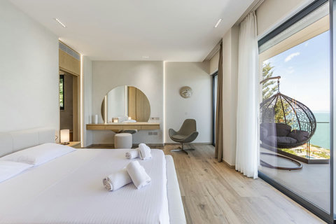 Bedroom 1 with a king bed (First floor)