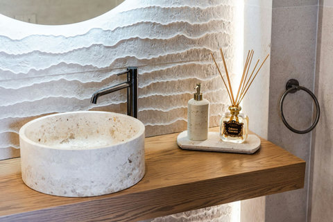 Bathroom 2 details (Ground floor)