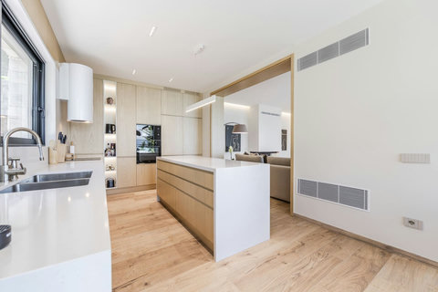 Fully-equipped kitchen