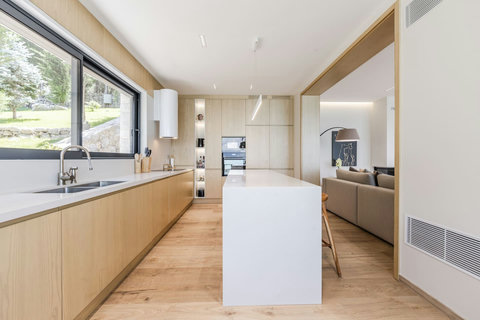 Fully-equipped kitchen