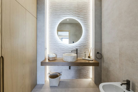 Bathroom 2 (Ground floor)